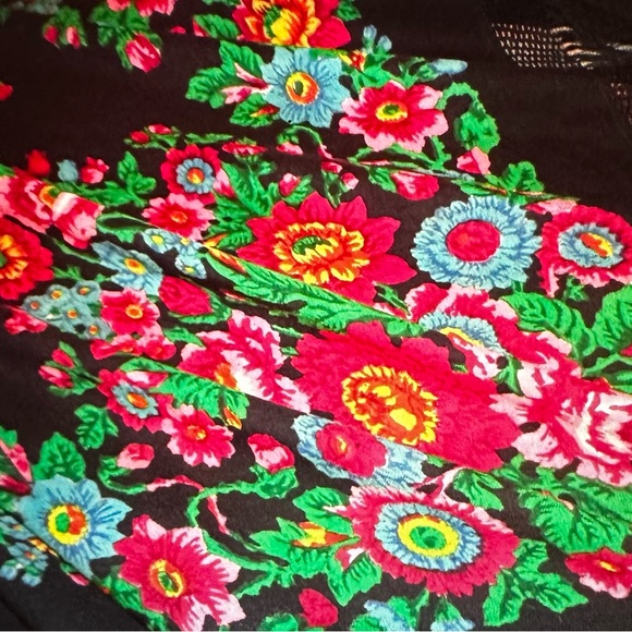 Vintage Pavlovo Posad Wool Shawl with Silk Fringe - Collectible, Bright - Picture 6 of 6